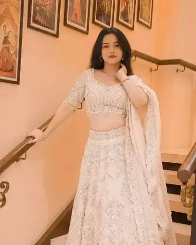 Escort Mahudha
